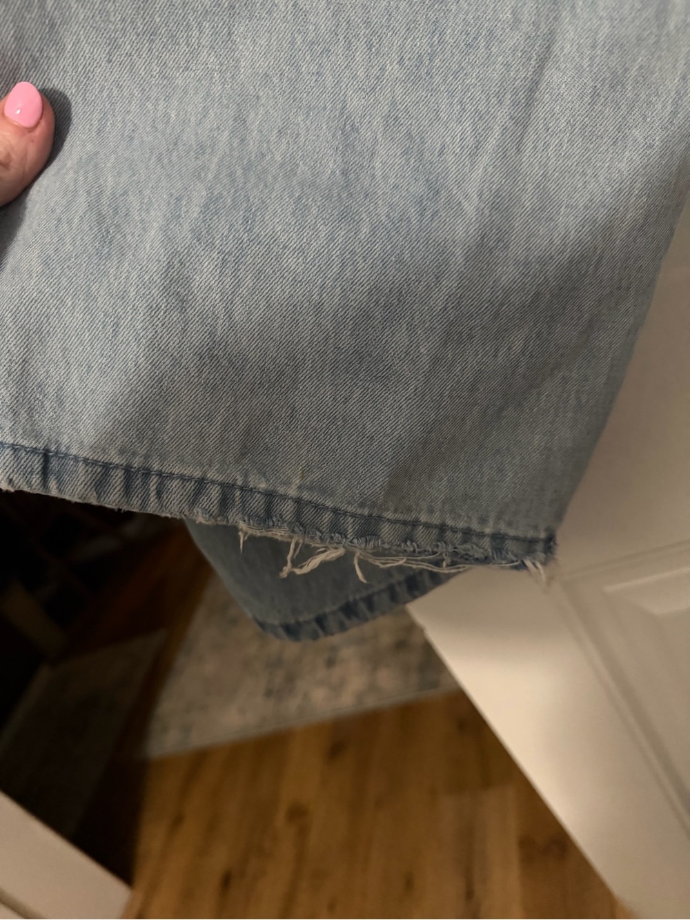Hollister Light Wash Low-Rise Baggy Jeans - Picture 4 of 7